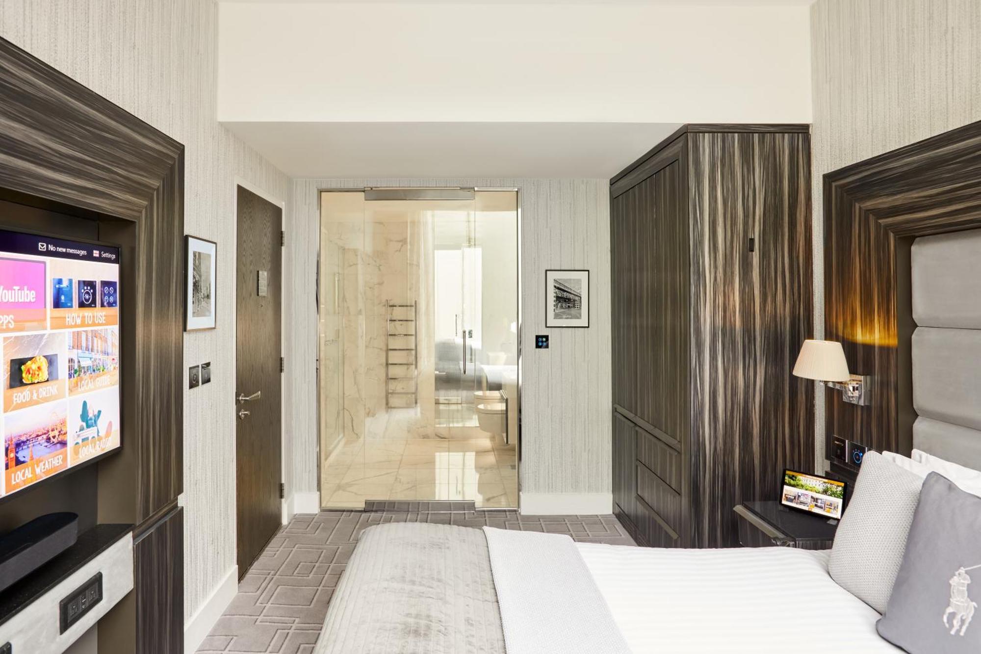 Superior King Room