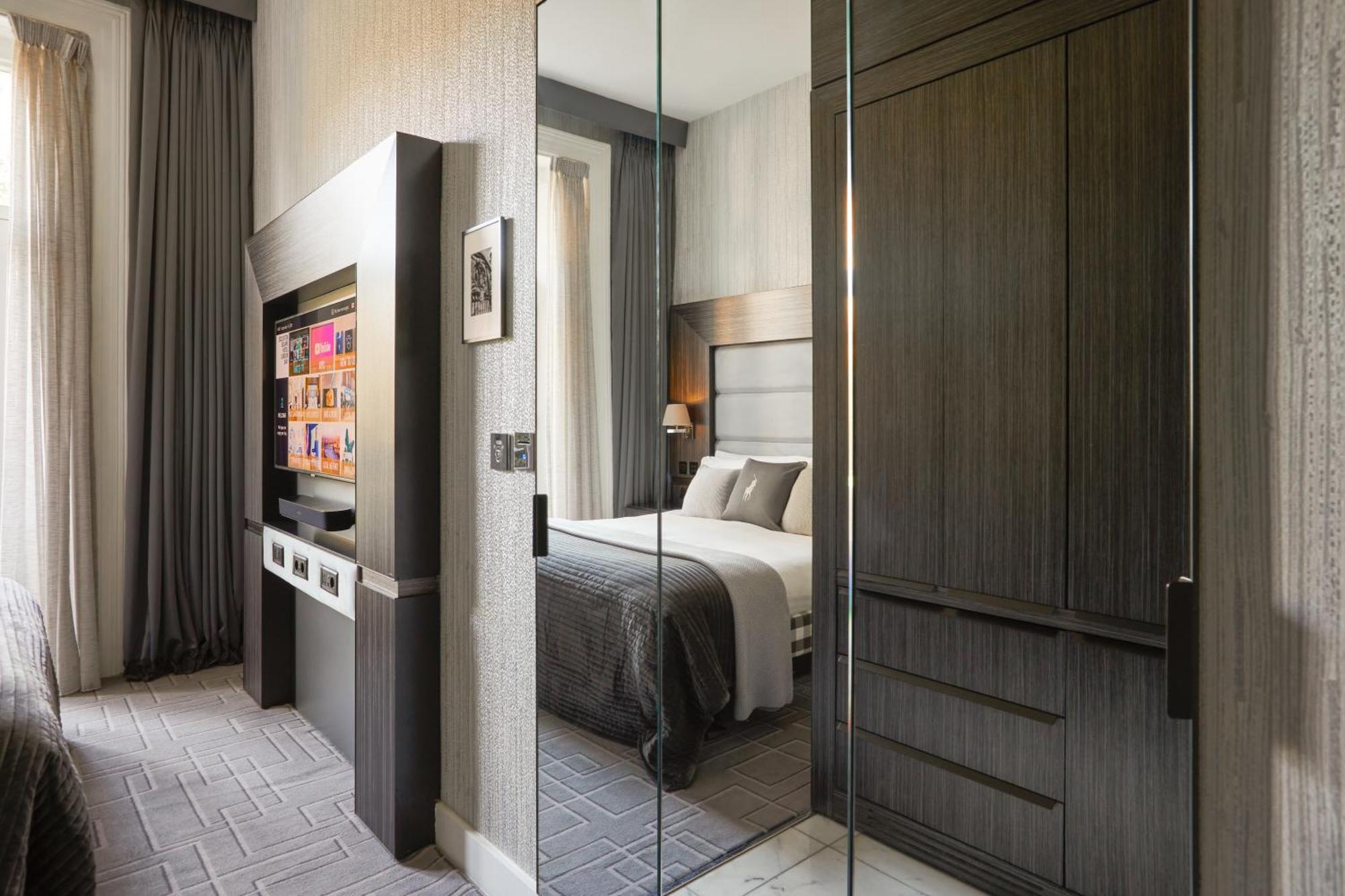 Standard King Room